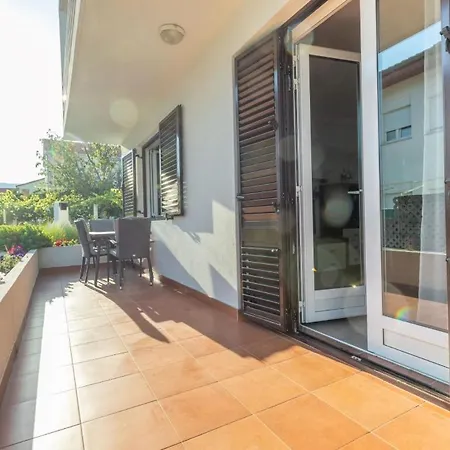 Captain Miro * Baška