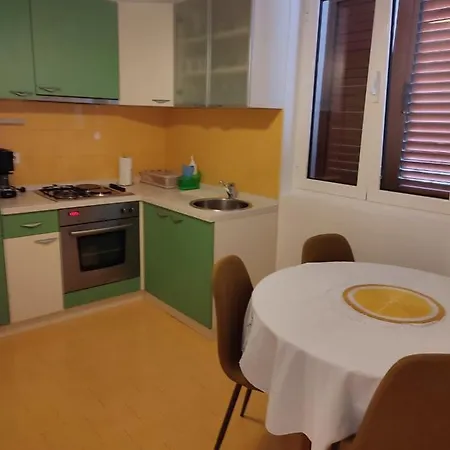 Captain Miro Lejlighed